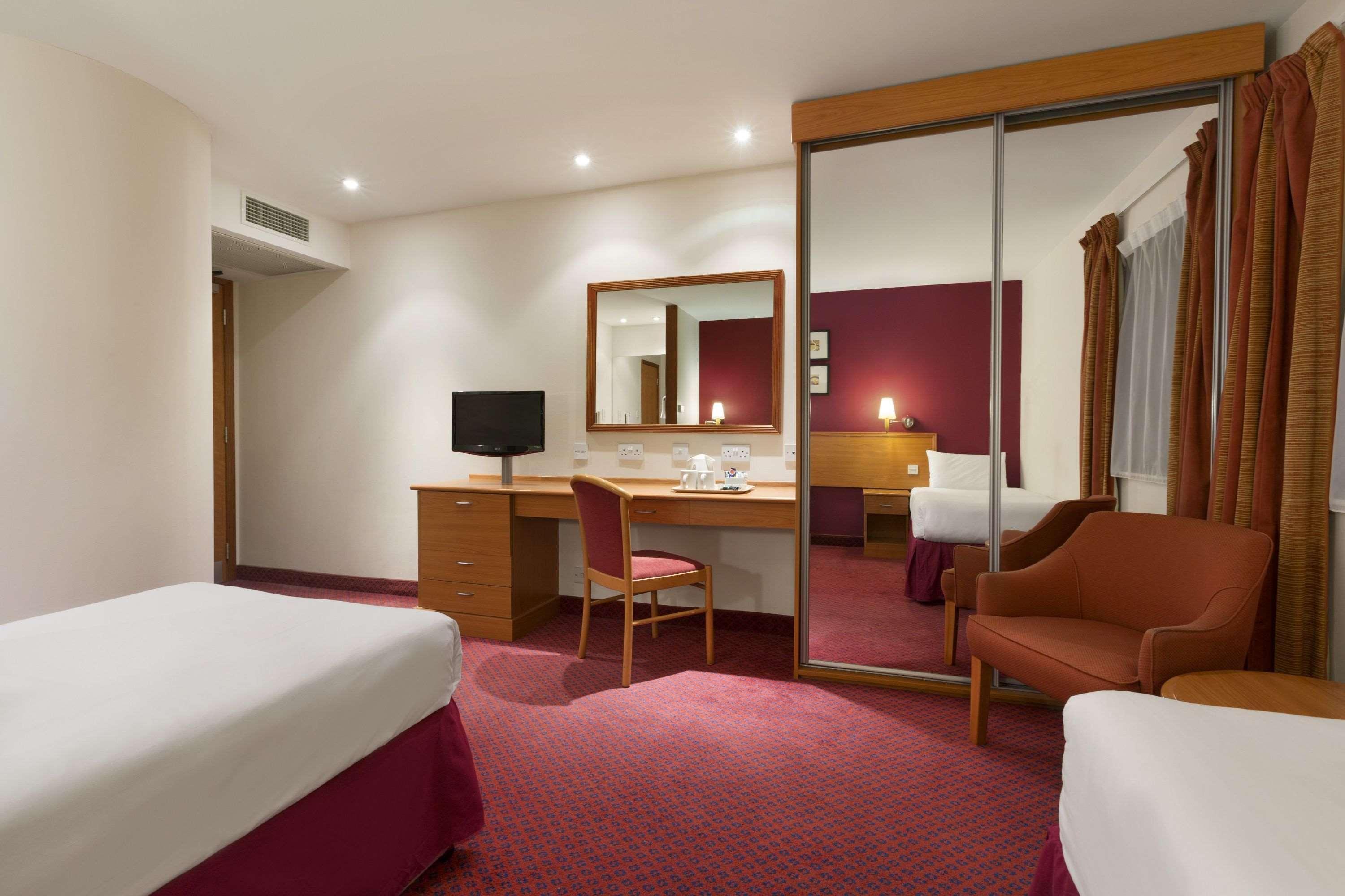 Days Inn Stevenage North Бэлдок Экстерьер фото