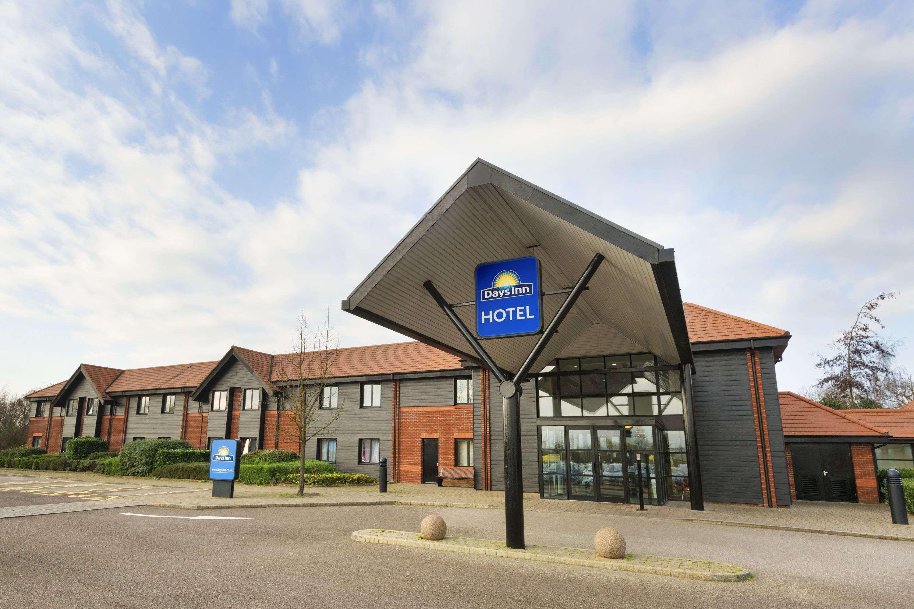 Days Inn Stevenage North Бэлдок Экстерьер фото