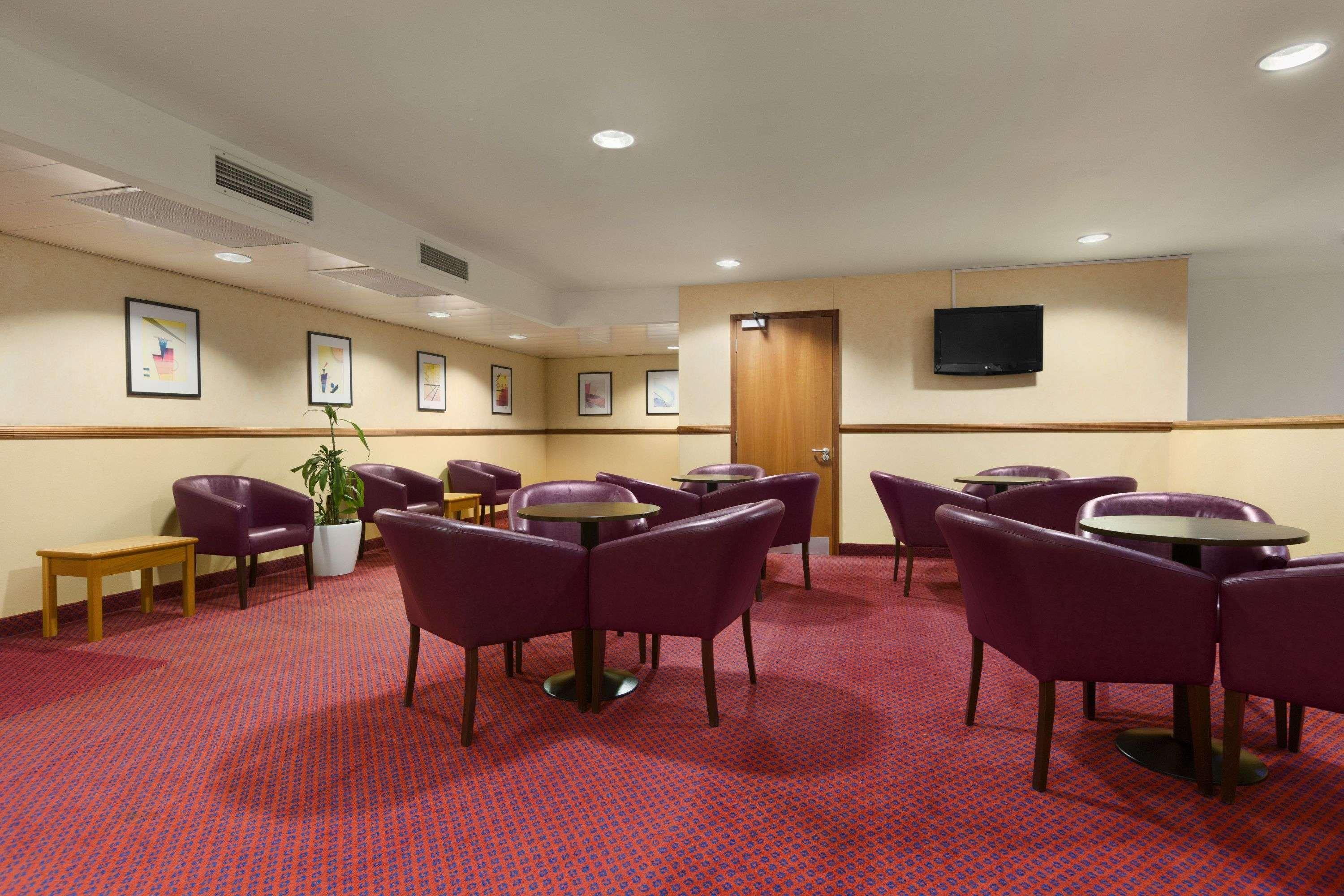 Days Inn Stevenage North Бэлдок Экстерьер фото