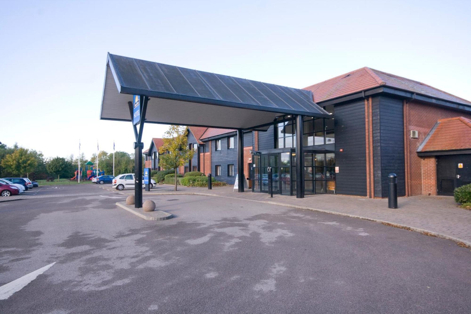 Days Inn Stevenage North Бэлдок Экстерьер фото