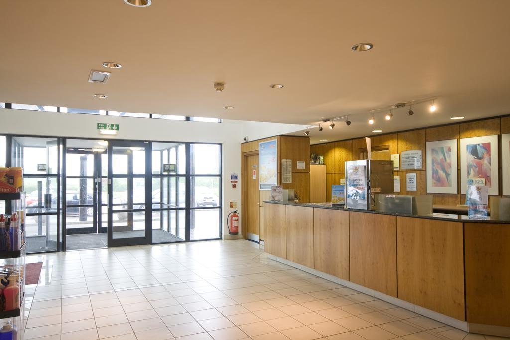 Days Inn Stevenage North Бэлдок Экстерьер фото