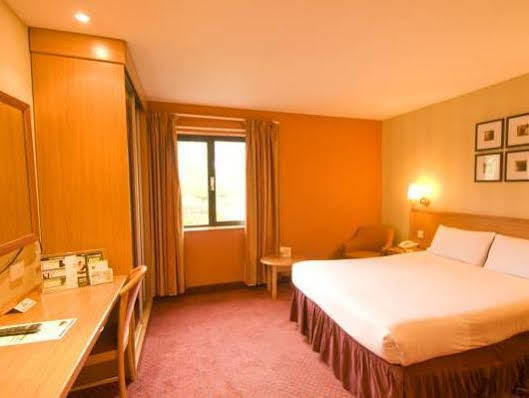 Days Inn Stevenage North Бэлдок Экстерьер фото
