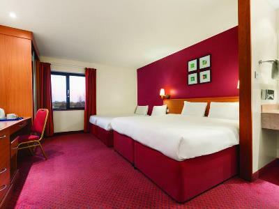 Days Inn Stevenage North Бэлдок Экстерьер фото