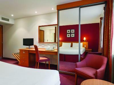 Days Inn Stevenage North Бэлдок Экстерьер фото
